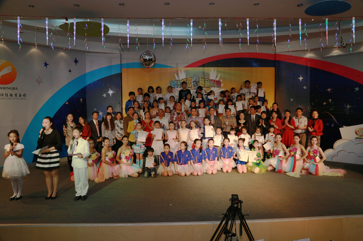 中小學組獲獎合影