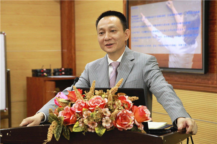 共享世界教育資源，培養(yǎng)國際精英人才