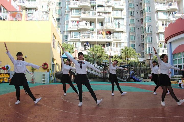 教師運(yùn)動(dòng)會(huì)，老師也“瘋狂”