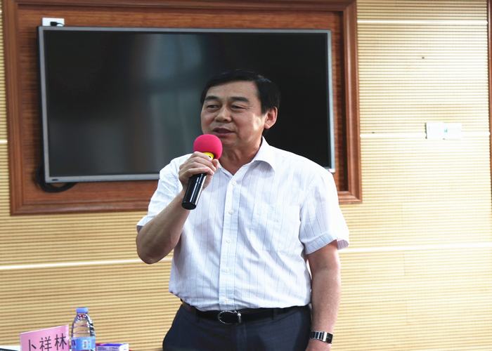 專家引領(lǐng)，以研促教，促進(jìn)學(xué)校優(yōu)質(zhì)發(fā)展——我校區(qū)級(jí)三項(xiàng)課題開(kāi)題暨一項(xiàng)課題結(jié)題報(bào)告會(huì)如期舉行